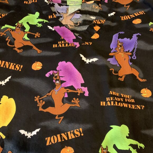 Scooby Doo Scrub Top Halloween Theme Womens Size Medium Uniform Shirt Mystery - Picture 2 of 6
